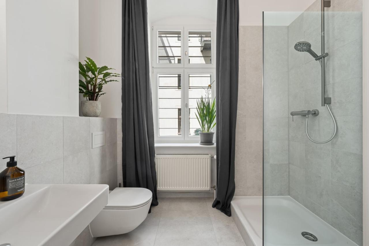 The Strassburger, Stylish 3 Bedroom Apartment In Downtown Berlin Exterior photo